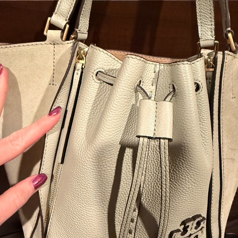 Tory Burch McGraw Dragonfly Sage Green Leather Drawstring Shoulder Tote - Picture 3 of 10